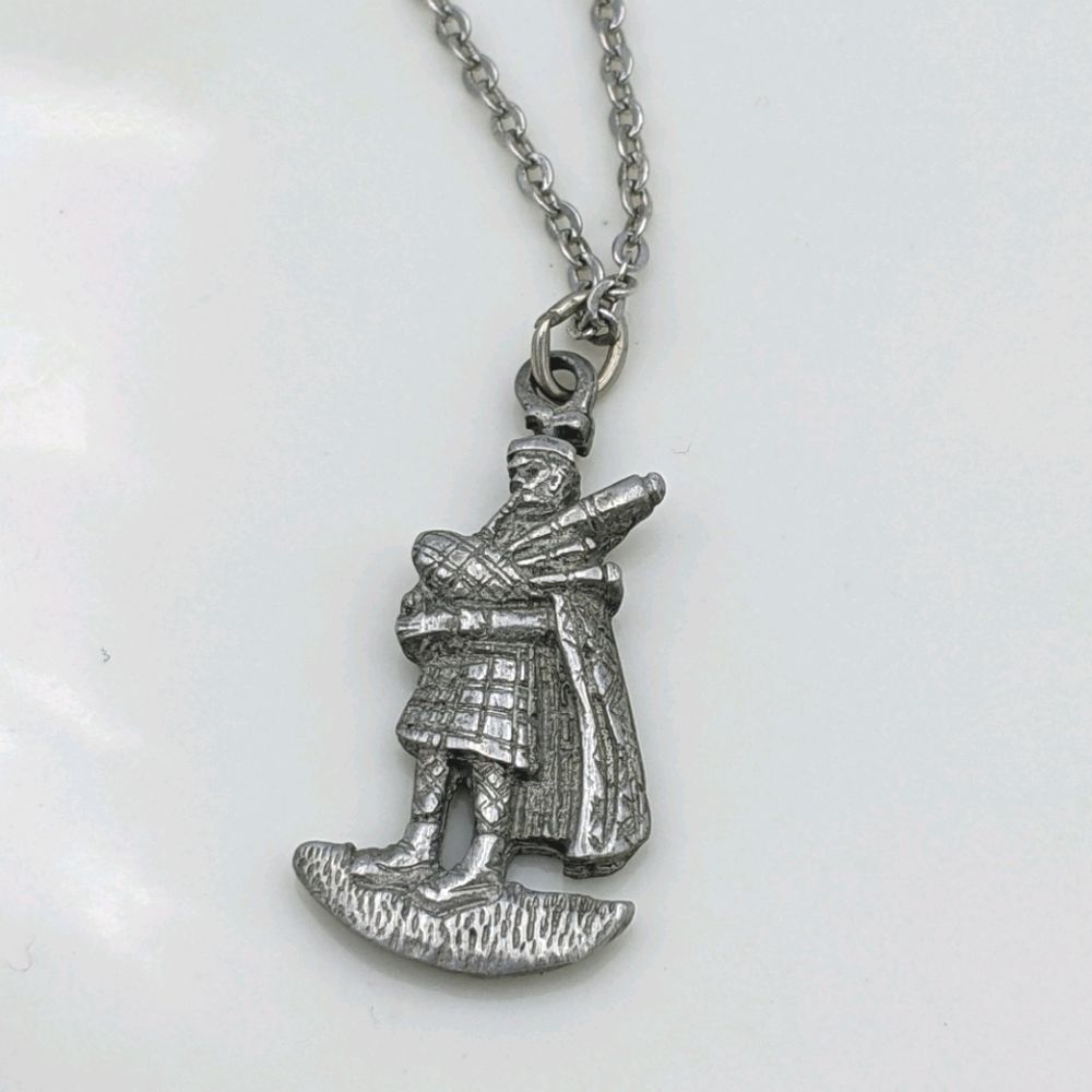Silver Tone Bag Piper Player Scottish Necklace